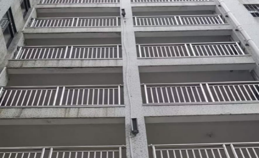 东莞实验中学不锈钢护栏整体效果