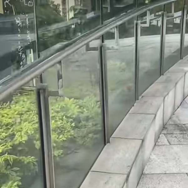 商场不锈钢玻璃护栏