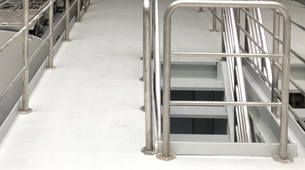 喜师傅中铁建深圳地铁不锈钢护栏项目现场实拍